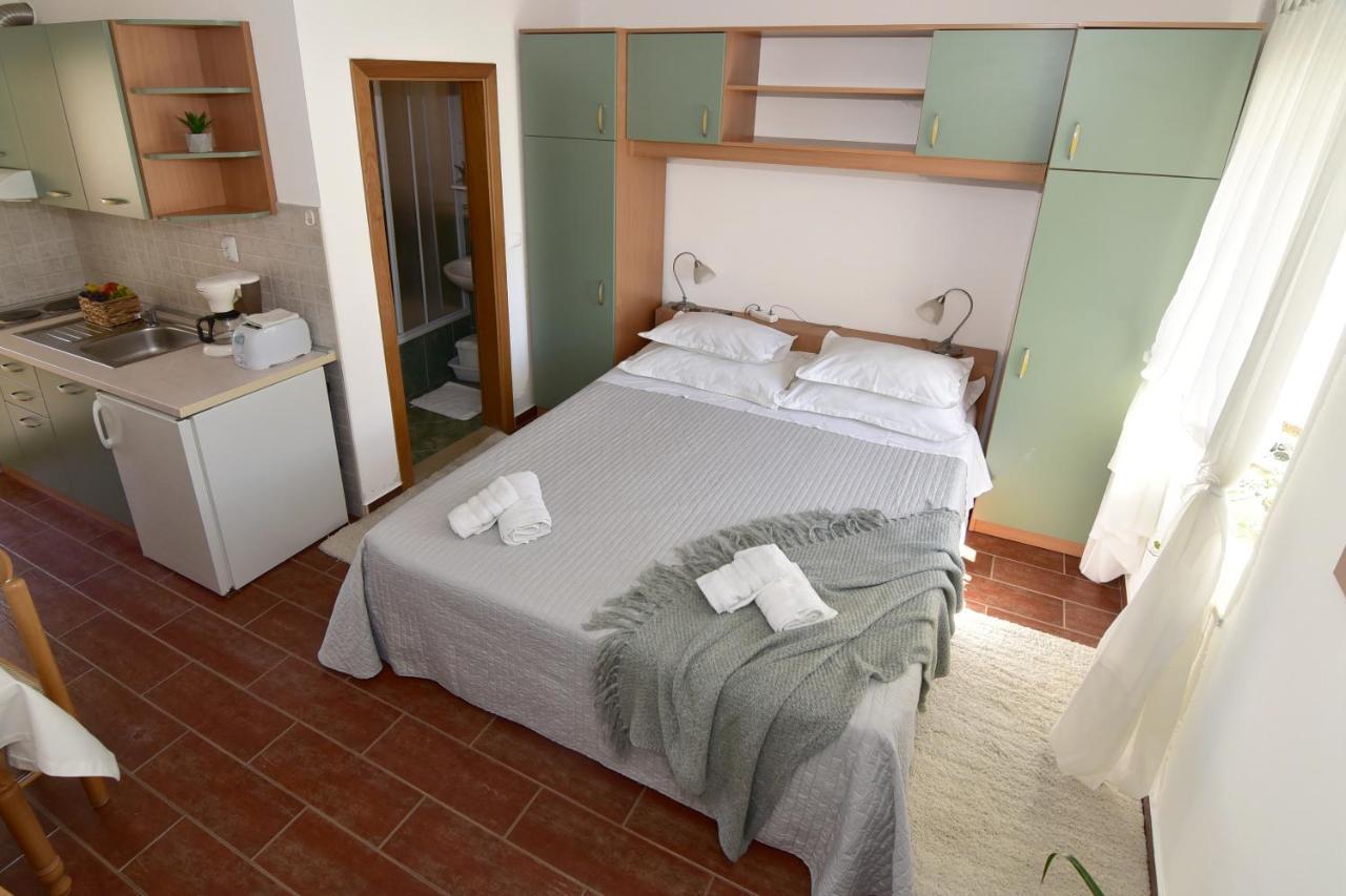 Old Town Studio Apartments Makarska Exterior foto